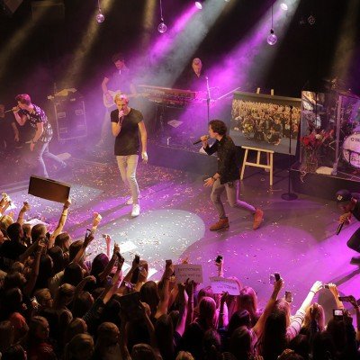 #Play tour