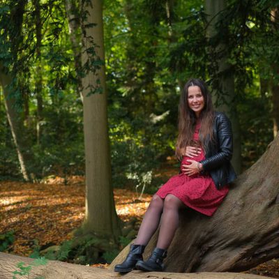Zwangerschapsshoot in het bos